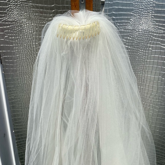 Long wedding veil - Picture 2 of 3